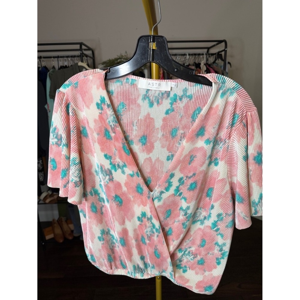 ASTR The Label Pink Teal Floral Wrap Front Blouse Pleated Bubble Hem Top L